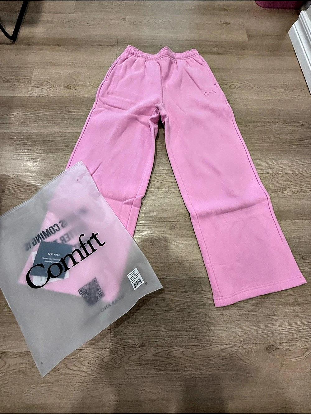 Comfrt Pink Jogger Pants Size Medium NWT